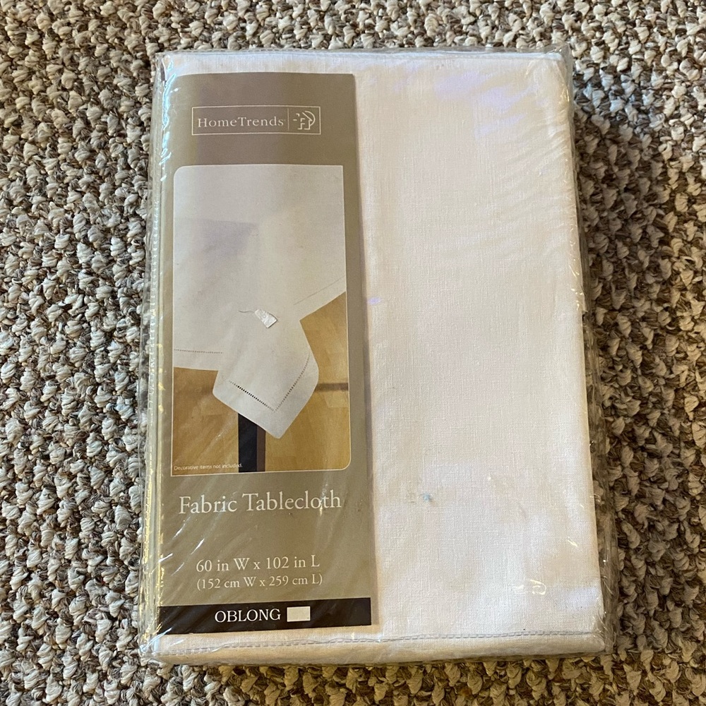 White table cloth oblong